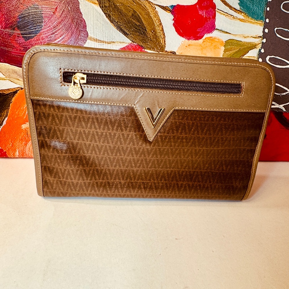Valentino Gravani Not Rudolf Damt Gravani this is Gravani Tan Leather Clutch - Picture 13 of 16
